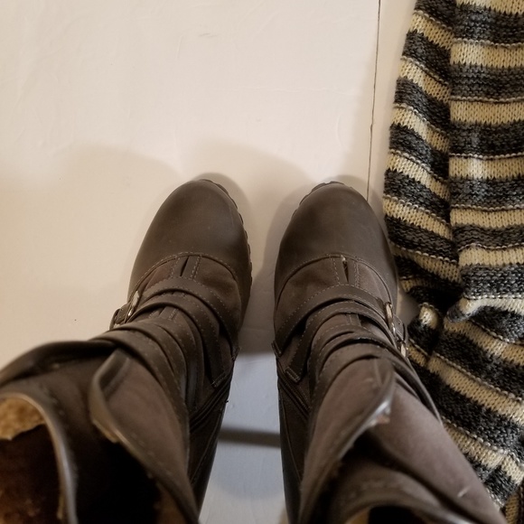 Journee Collection Ursela Gray Boots 7.5 - Picture 6 of 8